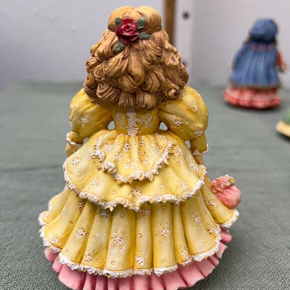 Lot of Eight "The Dolls of Willow Hall" Victorian Miniatures with some RAREs! - Picture 10 of 16